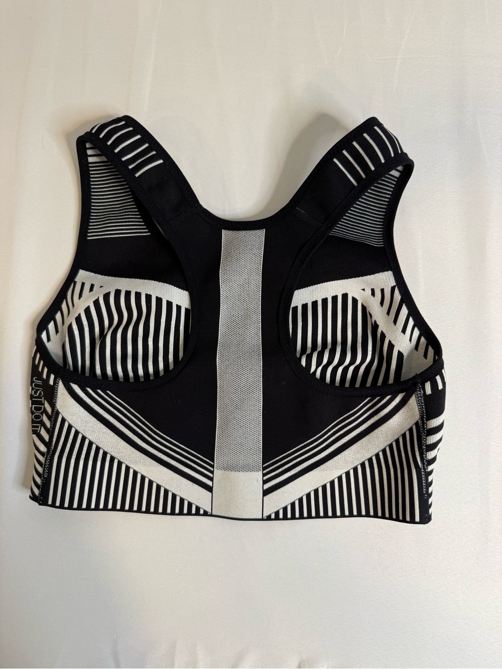 Nike FE/NOM Flyknit High Support Sports Bra Black White Striped Size M - Picture 2 of 6